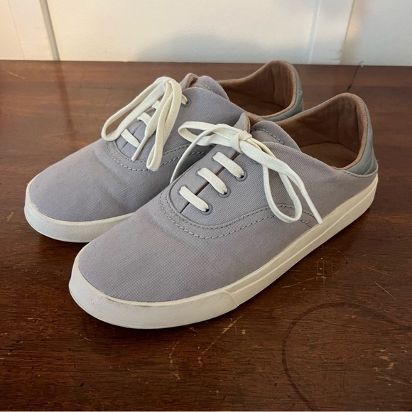 Olukai brand Kohu extremely comfortable shoes size 7.5 - Picture 1 of 8